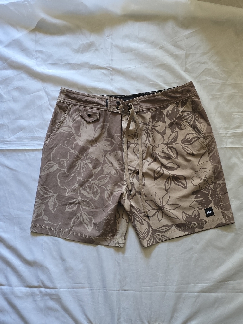 Banks Journal Men's Floral Swim Board Shorts in Taupe Size 32